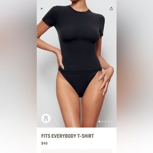 NWT SKIMS fits everybody t-shirt
